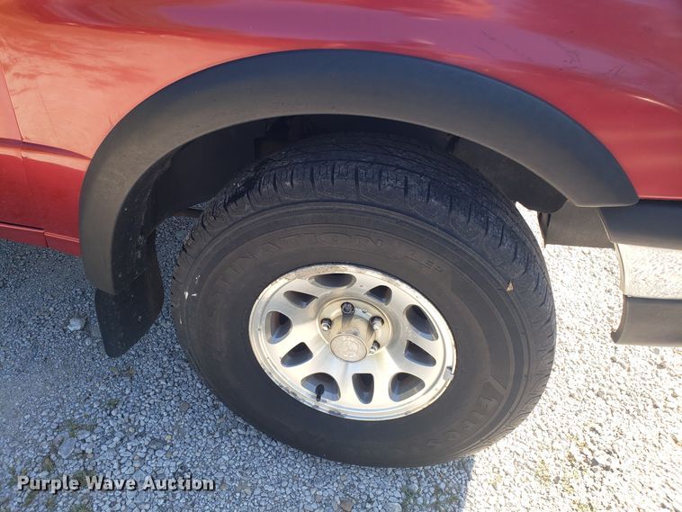 image for item DG7610 1998 Mazda B4000 Cab Plus pickup truck