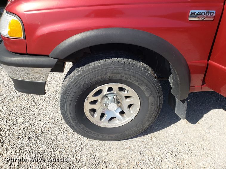 image for item DG7610 1998 Mazda B4000 Cab Plus pickup truck