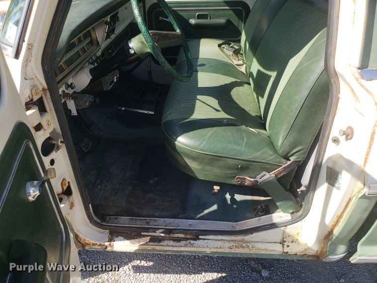 image for item DG7611 1971 Ford F250 Custom pickup truck