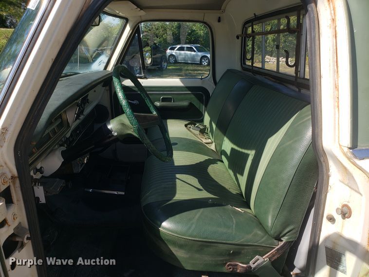 image for item DG7611 1971 Ford F250 Custom pickup truck