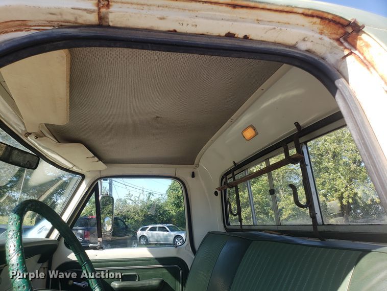 image for item DG7611 1971 Ford F250 Custom pickup truck