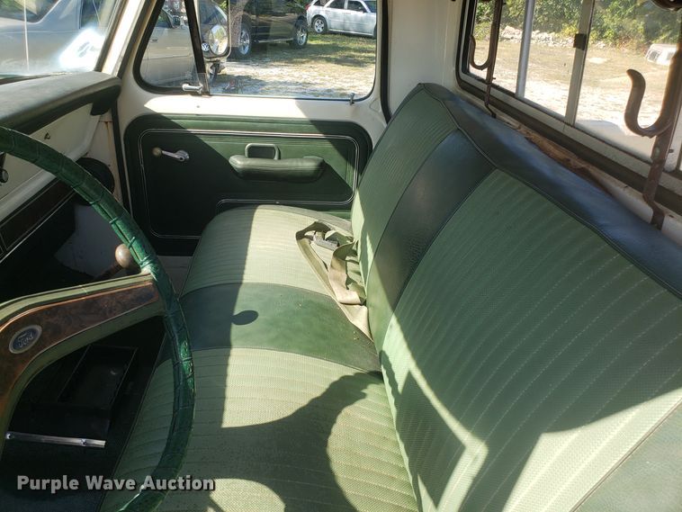 image for item DG7611 1971 Ford F250 Custom pickup truck