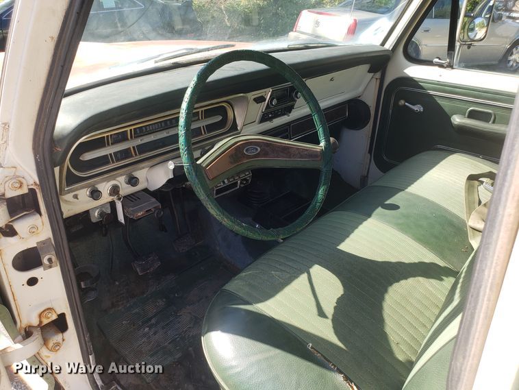 image for item DG7611 1971 Ford F250 Custom pickup truck