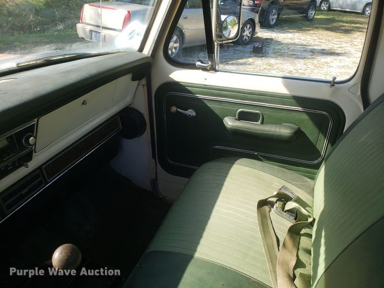 image for item DG7611 1971 Ford F250 Custom pickup truck