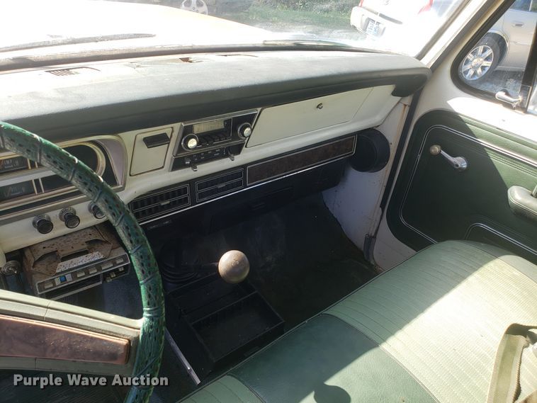 image for item DG7611 1971 Ford F250 Custom pickup truck