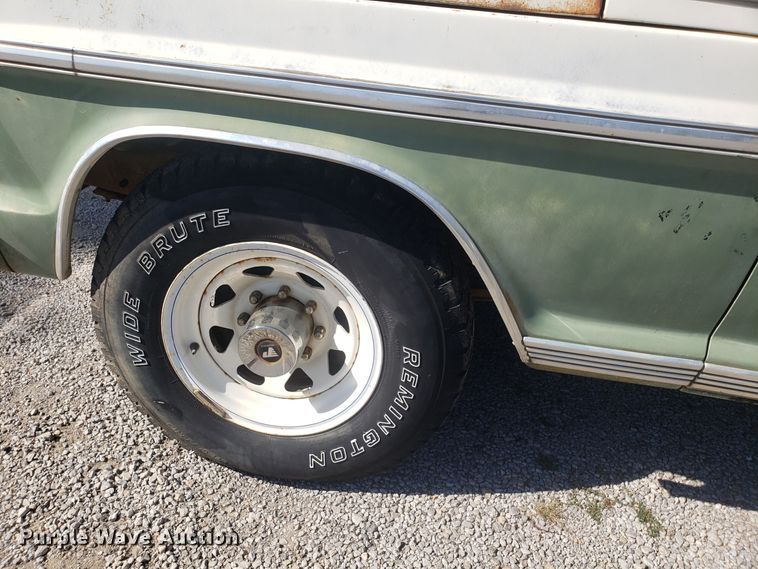 image for item DG7611 1971 Ford F250 Custom pickup truck