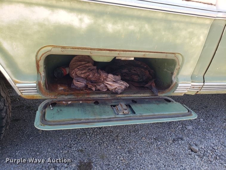 image for item DG7611 1971 Ford F250 Custom pickup truck