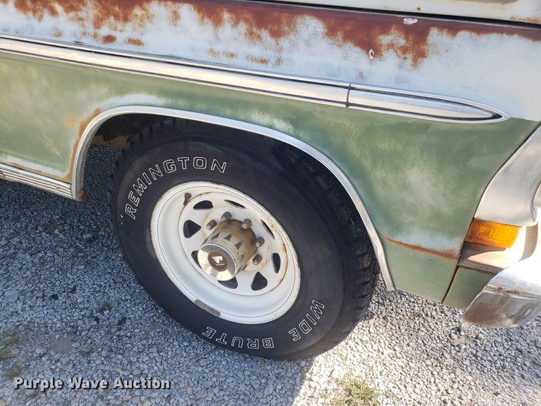 image for item DG7611 1971 Ford F250 Custom pickup truck