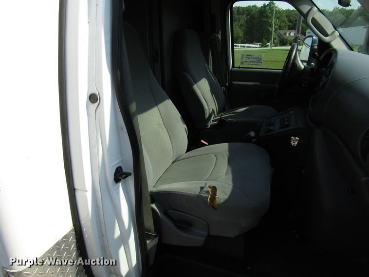 image for item DG8159 2008 Ford E450 ambulance