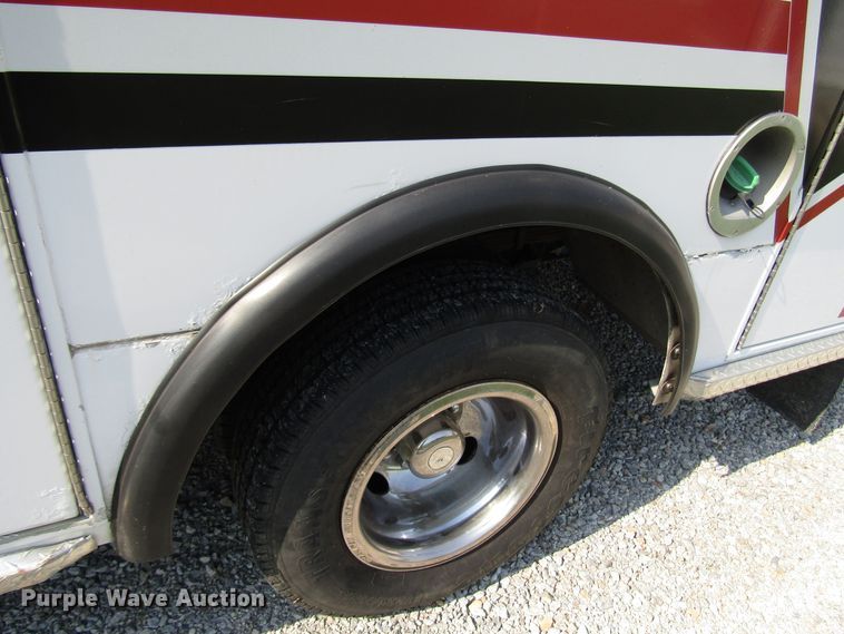 image for item DG8159 2008 Ford E450 ambulance