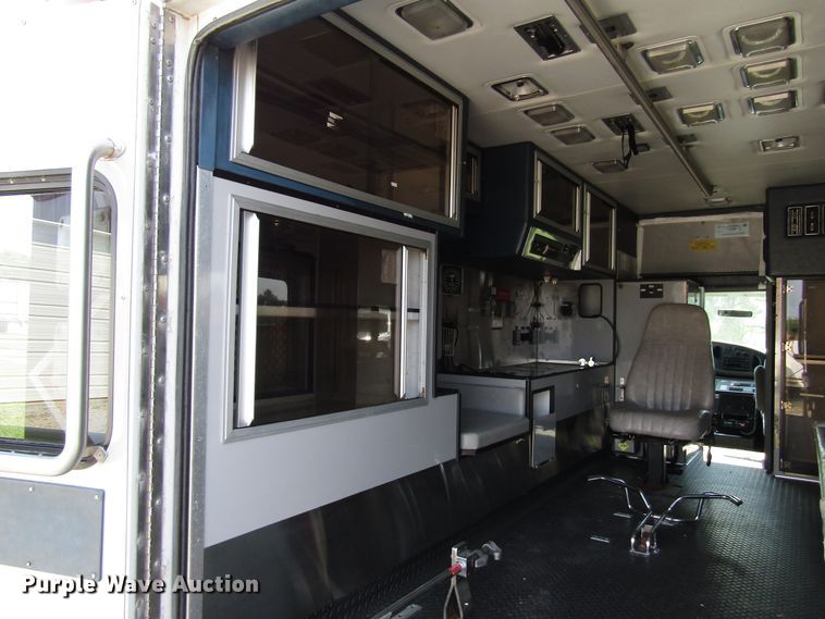 image for item DG8159 2008 Ford E450 ambulance