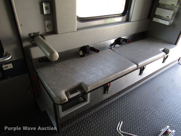 image for item DG8159 2008 Ford E450 ambulance