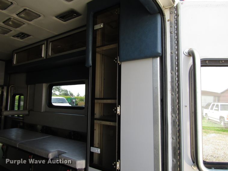 image for item DG8159 2008 Ford E450 ambulance