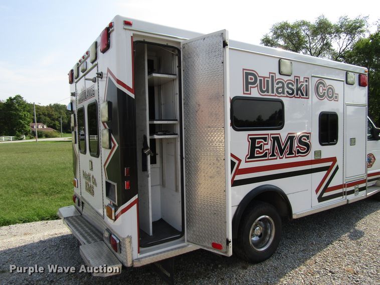 image for item DG8159 2008 Ford E450 ambulance