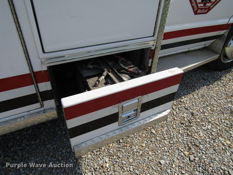 image for item DG8159 2008 Ford E450 ambulance