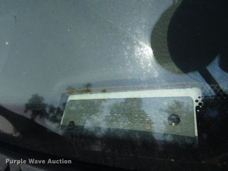 image for item DG8159 2008 Ford E450 ambulance