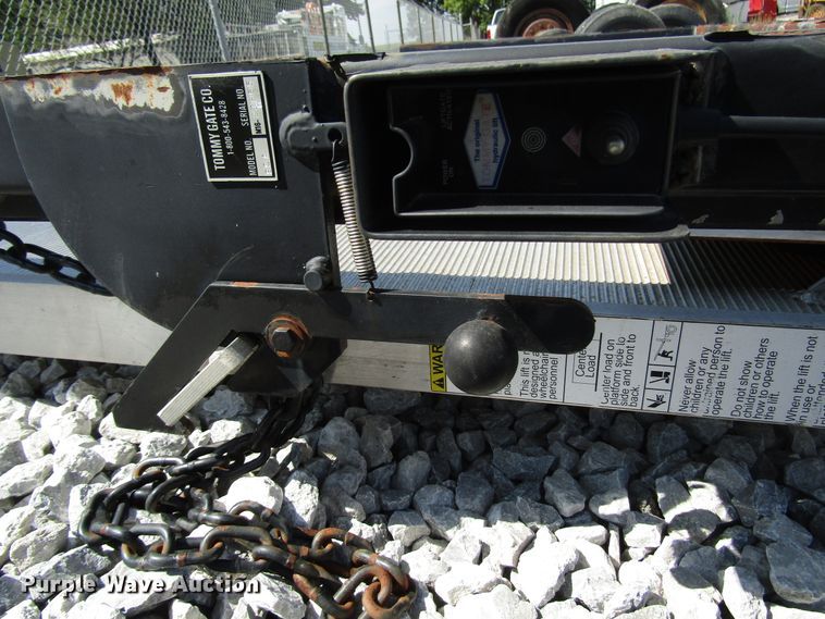 image for item DG8169 Tommy Gate 89A end gate lift