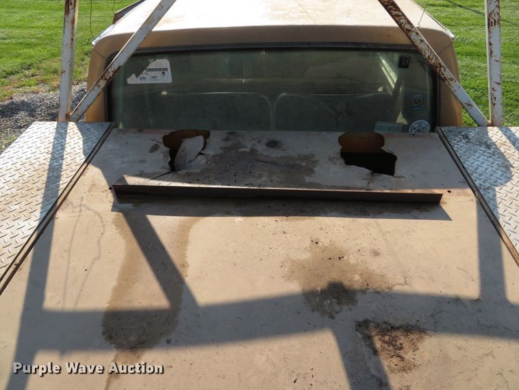 image for item DH1557 1984 Ford F250 Ext. Cab utility bed pickup truck