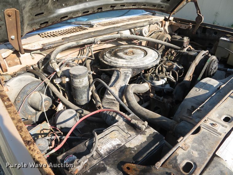 image for item DH1557 1984 Ford F250 Ext. Cab utility bed pickup truck