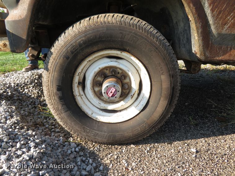 image for item DH1557 1984 Ford F250 Ext. Cab utility bed pickup truck