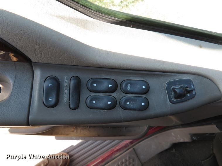 image for item DH1564 2000 Ford Excursion Limited SUV