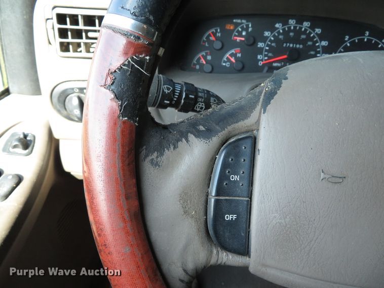 image for item DH1564 2000 Ford Excursion Limited SUV