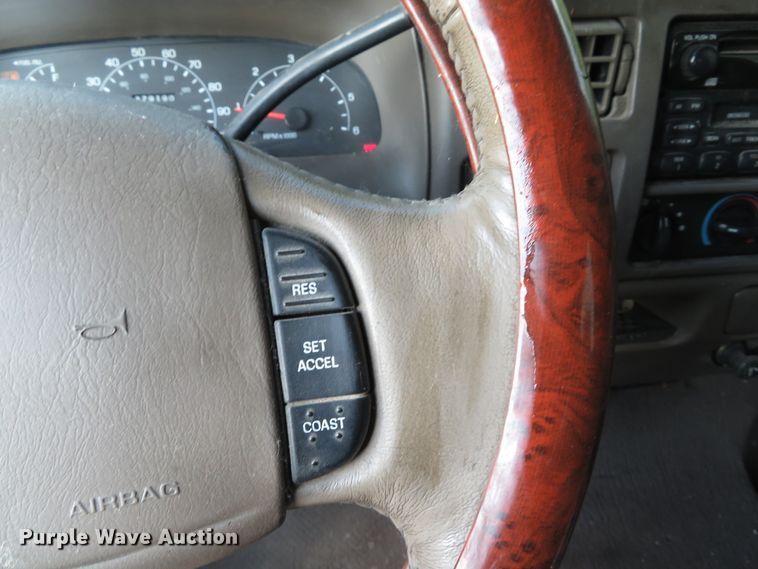 image for item DH1564 2000 Ford Excursion Limited SUV