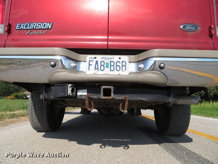 image for item DH1564 2000 Ford Excursion Limited SUV