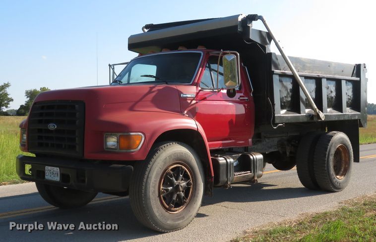 image for item DH1565 1996 Ford F800 dump truck