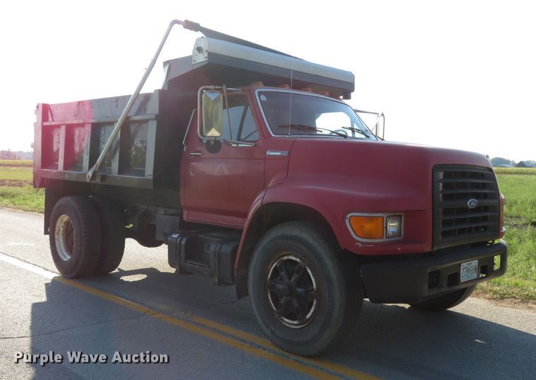 image for item DH1565 1996 Ford F800 dump truck