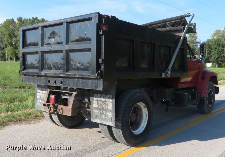 image for item DH1565 1996 Ford F800 dump truck