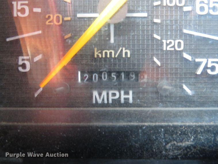 image for item DH1565 1996 Ford F800 dump truck