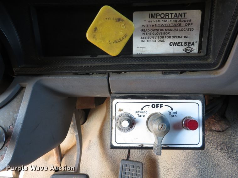 image for item DH1565 1996 Ford F800 dump truck