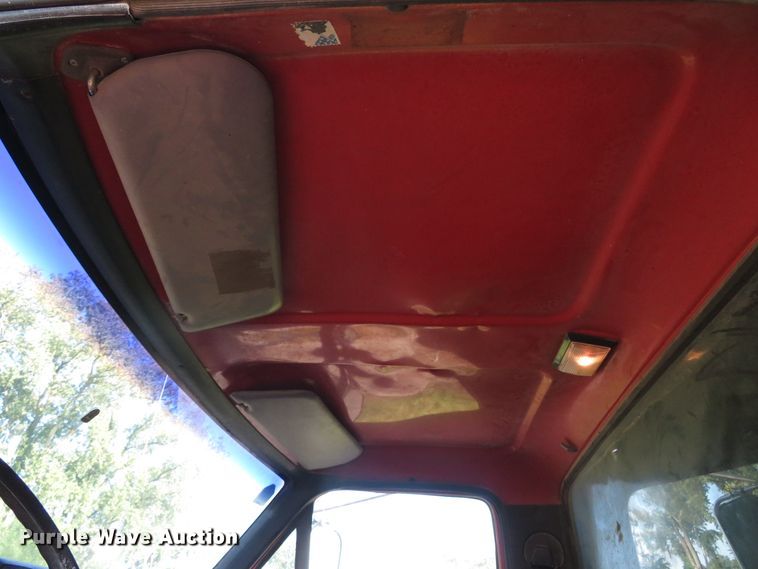 image for item DH1565 1996 Ford F800 dump truck