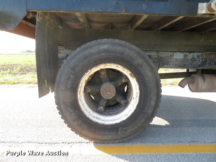 image for item DH1565 1996 Ford F800 dump truck