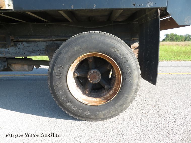 image for item DH1565 1996 Ford F800 dump truck