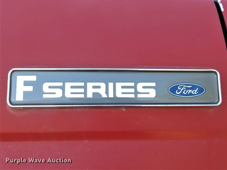 image for item DH1565 1996 Ford F800 dump truck