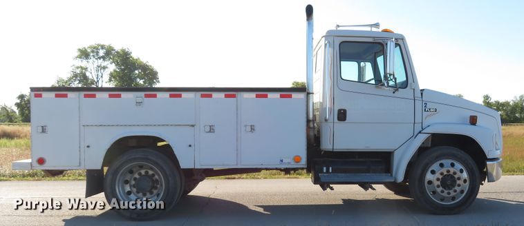 image for item DH1566 2001 Freightliner FL60 utility truck