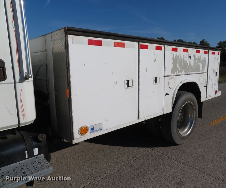 image for item DH1566 2001 Freightliner FL60 utility truck