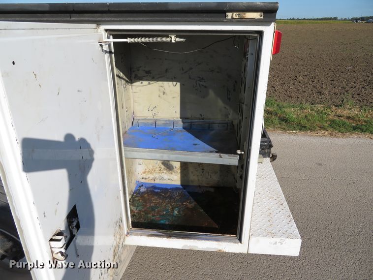 image for item DH1566 2001 Freightliner FL60 utility truck