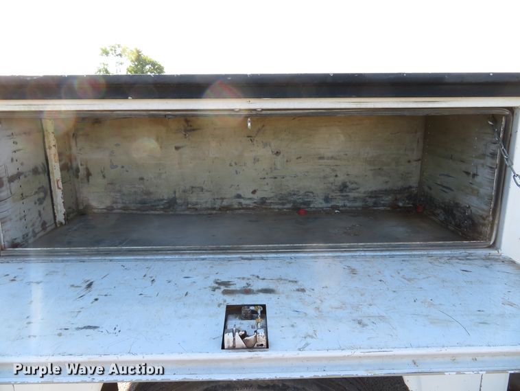 image for item DH1566 2001 Freightliner FL60 utility truck