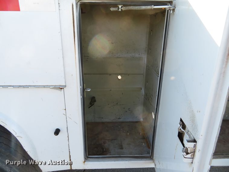 image for item DH1566 2001 Freightliner FL60 utility truck