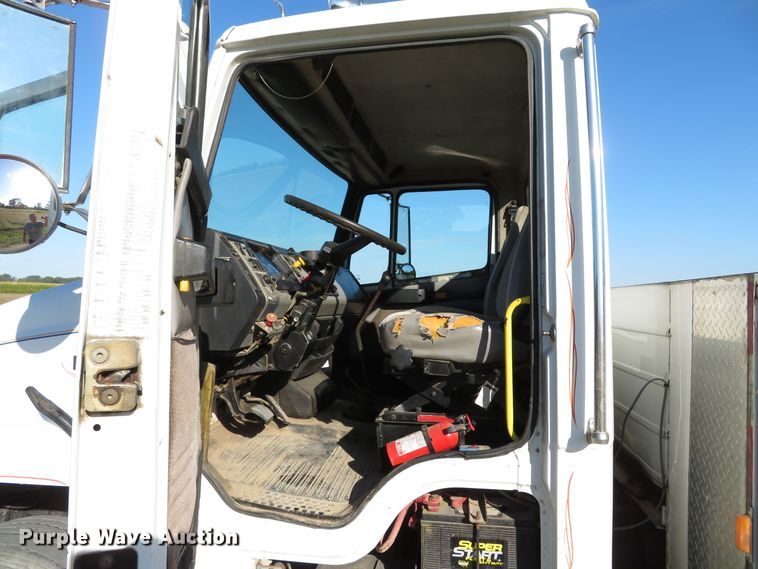 image for item DH1566 2001 Freightliner FL60 utility truck