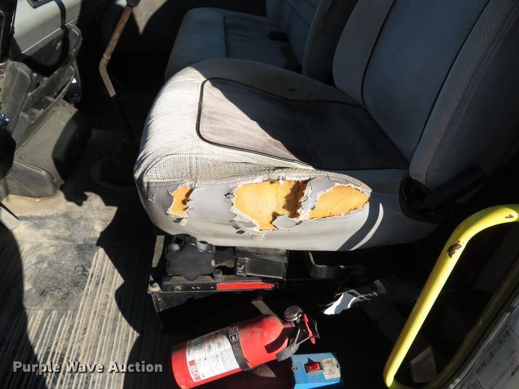 image for item DH1566 2001 Freightliner FL60 utility truck