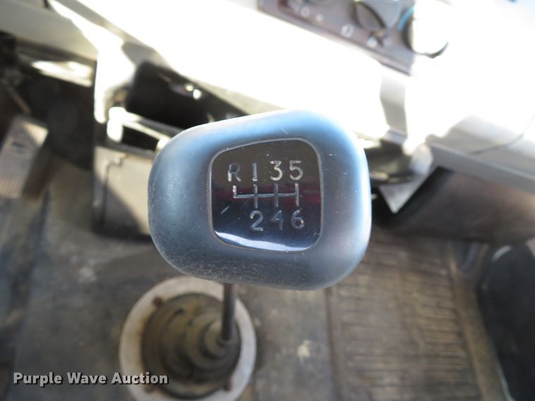 image for item DH1566 2001 Freightliner FL60 utility truck