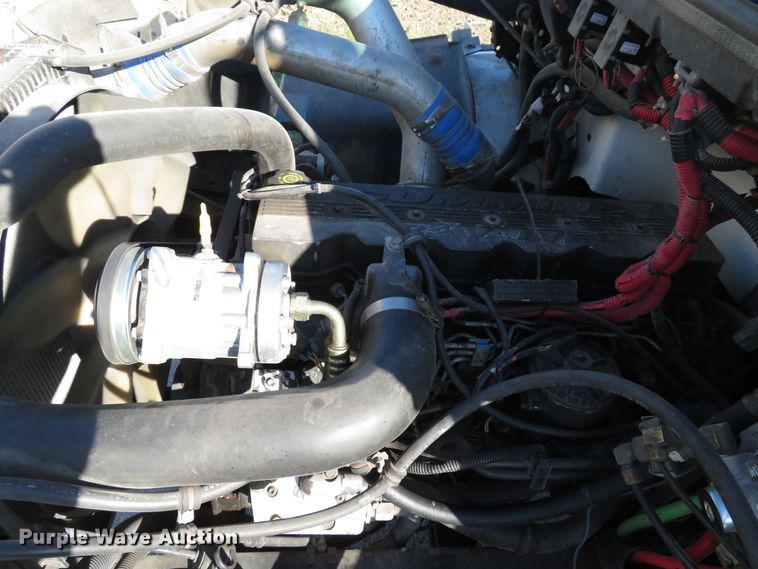 image for item DH1566 2001 Freightliner FL60 utility truck