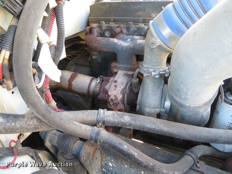 image for item DH1566 2001 Freightliner FL60 utility truck