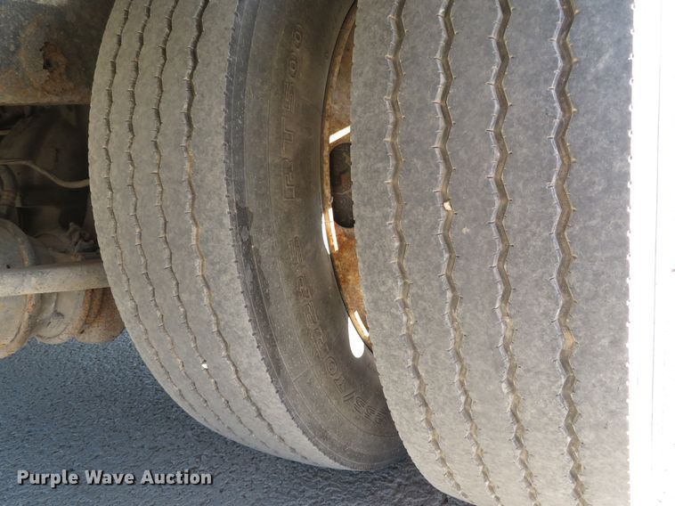 image for item DH1566 2001 Freightliner FL60 utility truck