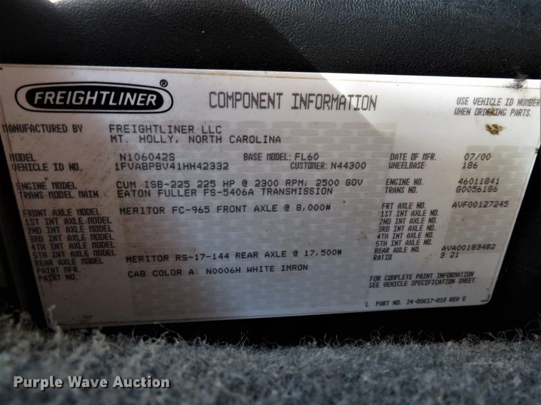 image for item DH1566 2001 Freightliner FL60 utility truck