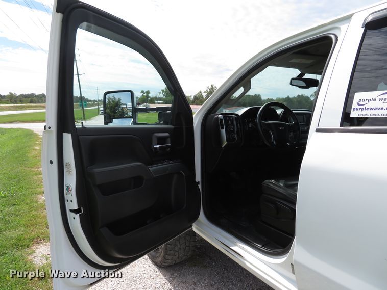 image for item DH1567 2015 Chevrolet Silverado 3500HD LT Crew Cab pickup truck